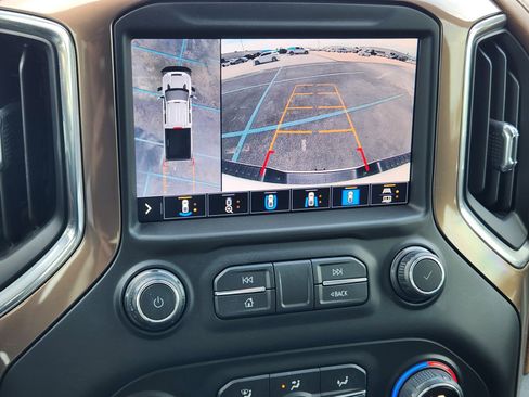 Used 2020 Chevrolet Silverado 2500 High Country w/ Technology Package AWD/4WD image 8