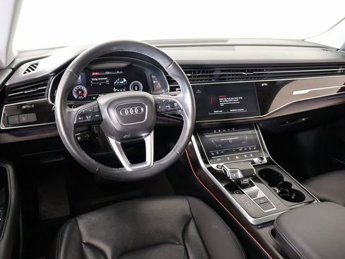 Used 2022 Audi Q8 Premium Plus w/ Premium Plus Package image 2
