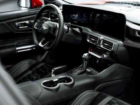 Used 2025 Ford Mustang GT Premium w/ GT Performance Package RWD image 2
