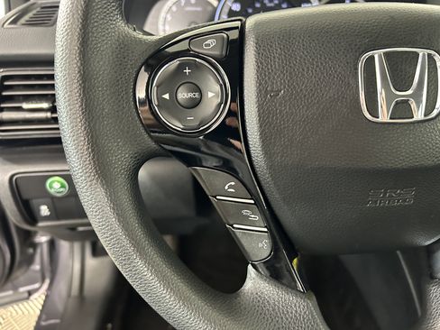 Used 2017 Honda Accord LX image 10