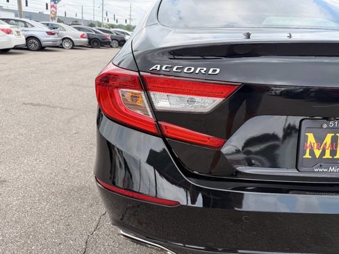 Used 2018 Honda Accord Touring image 27
