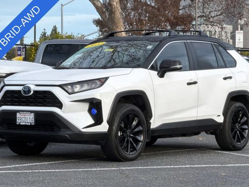 Used 2022 Toyota RAV4 LE image 8