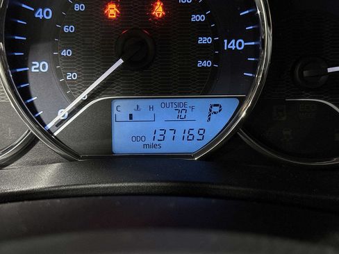 Used 2015 Toyota Corolla LE FWD image 18