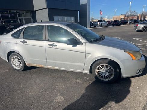 Used 2011 Ford Focus SE w/ 201A Rapid Spec Order Code image 2