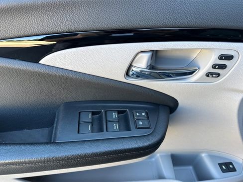 Certified 2020 Honda Pilot Touring image 15