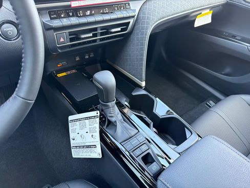 New 2026 Toyota Camry Hybrid FWD image 30