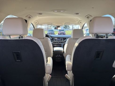 Used 2023 Buick Enclave Essence image 30