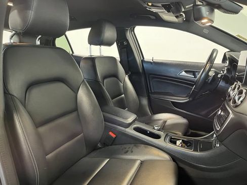 Used 2020 Mercedes-Benz GLA 250 4MATIC w/ Convenience Package image 10