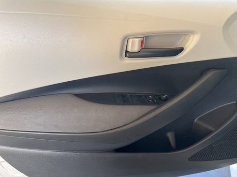 Used 2022 Toyota Corolla LE image 14