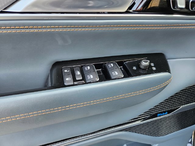 Used 2022 Jeep Grand Wagoneer Series III w/ Rear Seat Video Group 1 AWD/4WD image 17