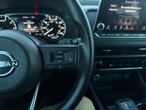 Used 2023 Nissan Rogue S image 21