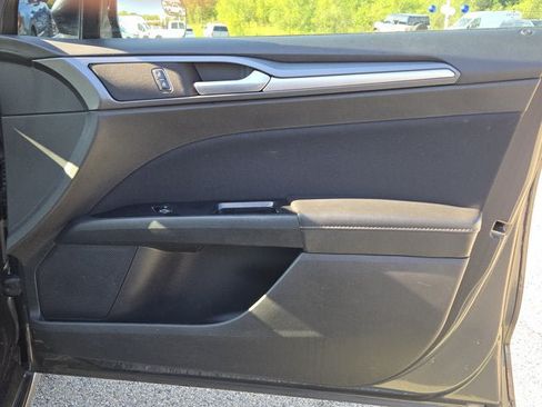 Used 2016 Ford Fusion SE FWD image 6