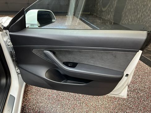Used 2020 Tesla Model 3 Standard Range Plus image 28