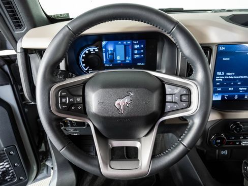 Used 2024 Ford Bronco Wildtrak AWD/4WD image 8