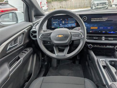 New 2026 Chevrolet Equinox EV LT image 12