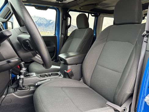 Used 2023 Jeep Wrangler Unlimited Sport image 18