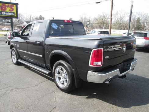 Used 2018 RAM 1500 Laramie w/ Convenience Group AWD/4WD image 19