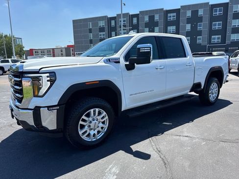 Used 2024 GMC Sierra 2500 SLT AWD/4WD image 1
