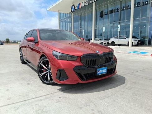 Used 2025 BMW 550e xDrive w/ Executive Package AWD/4WD image 1