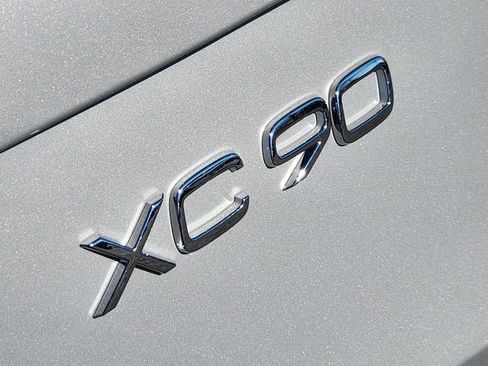 Certified 2025 Volvo XC90 B5 Core w/ Climate Package image 16