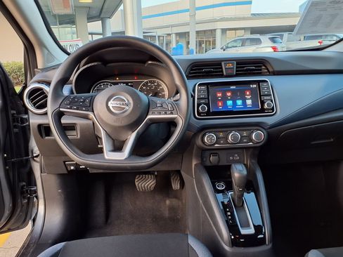 Used 2025 Nissan Versa SV w/ Trunk Package FWD image 17