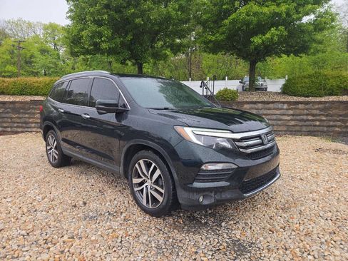 Used 2016 Honda Pilot Touring image 1