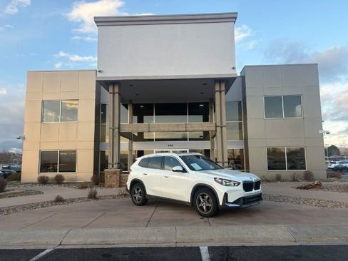 Used 2023 BMW X1 xDrive28i AWD/4WD image 1