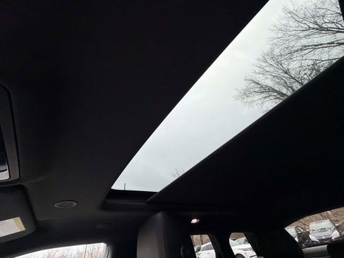 Used 2023 Land Rover Range Rover Evoque R-Dynamic SE image 20