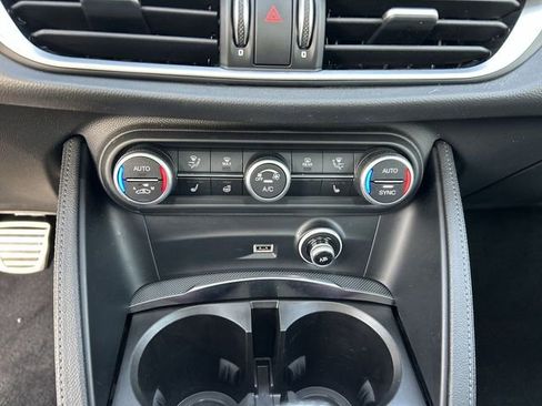 Used 2023 Alfa Romeo Stelvio Veloce image 21