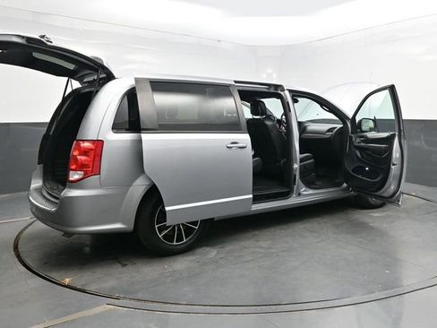 Used 2019 Dodge Grand Caravan GT image 40