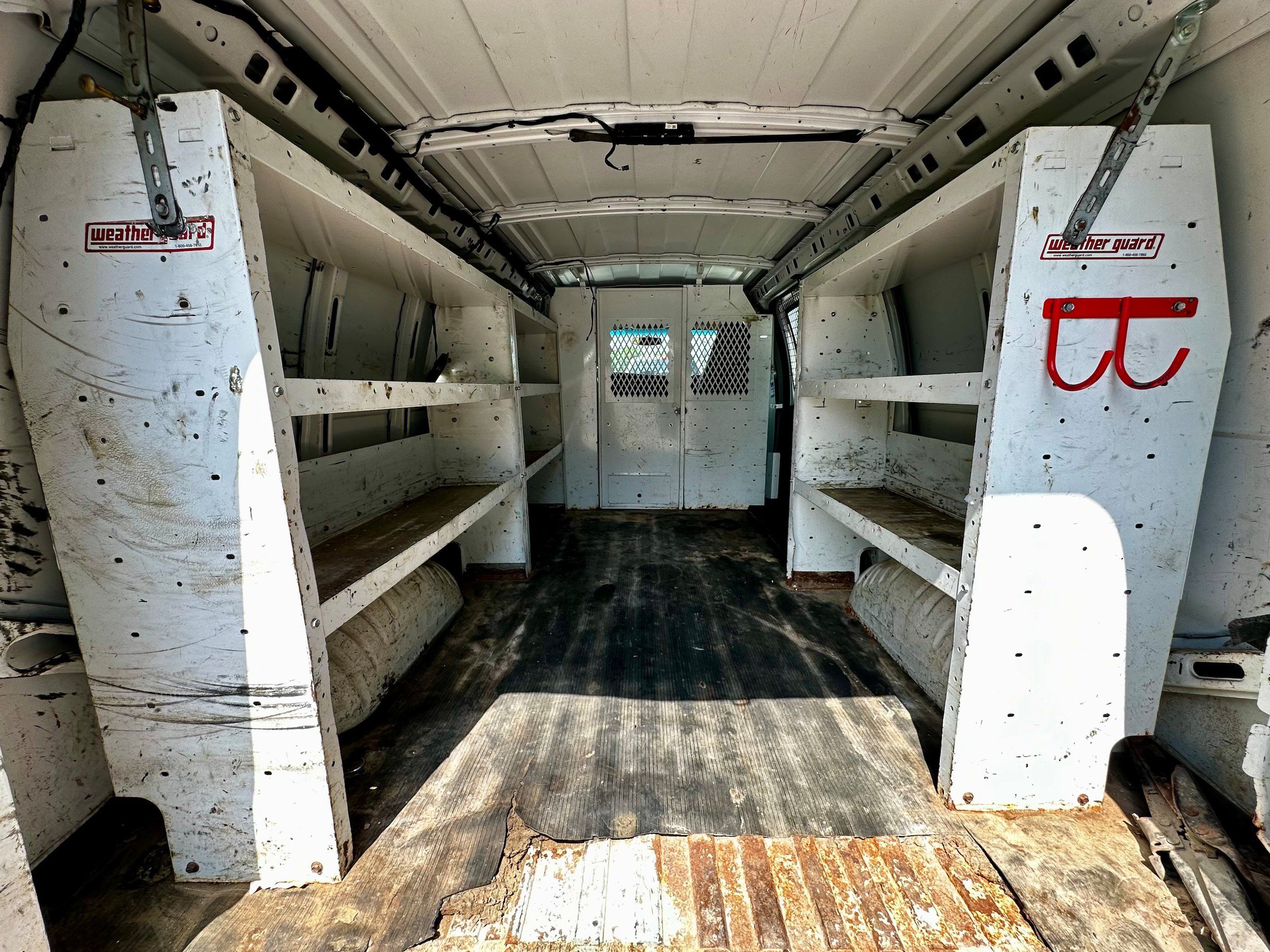 Used 2017 Chevrolet Express 2500 RWD image 15