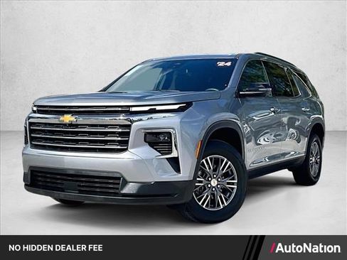 Used 2024 Chevrolet Traverse LT FWD image 1