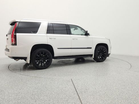 Used 2017 Cadillac Escalade Luxury RWD image 5