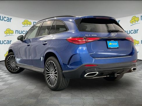 Used 2025 Mercedes-Benz GLC 300 4MATIC image 4