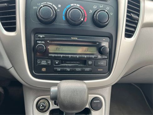 Used 2004 Toyota Highlander 4WD V6 image 15