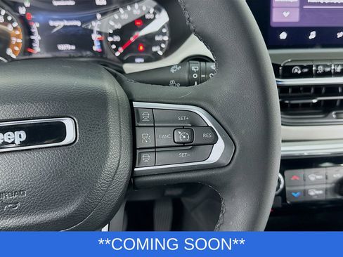 Used 2023 Jeep Compass Limited image 13