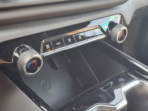 New 2025 Chevrolet Silverado EV LT image 19