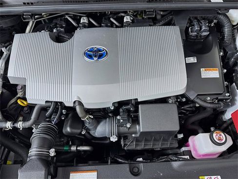 Used 2022 Toyota Prius XLE image 31