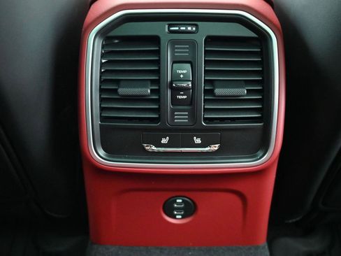 New 2026 Porsche Macan S image 8