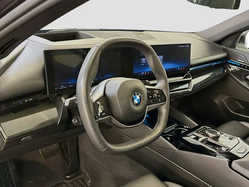 Used 2024 BMW 530i xDrive image 18