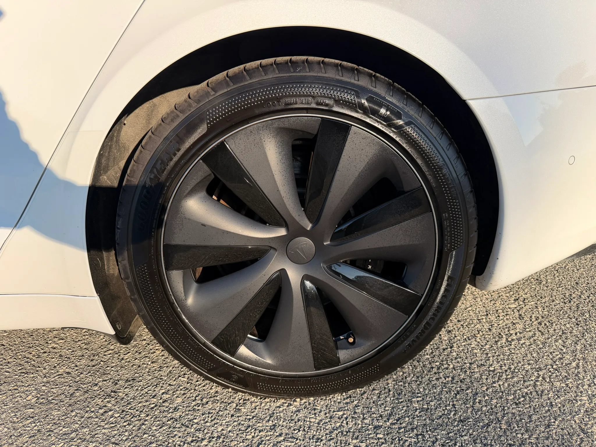 Used 2022 Tesla Model S AWD/4WD image 22