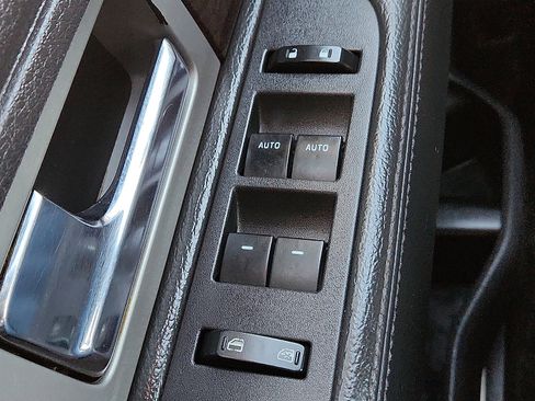 Used 2013 Ford F150 Platinum image 17