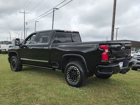 Used 2024 Chevrolet Silverado 2500 High Country w/ High Country Premium Package AWD/4WD image 6