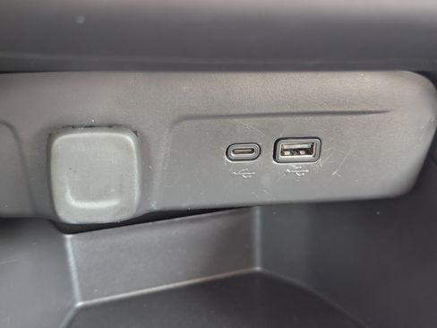 Used 2024 Chevrolet Trax LS image 28