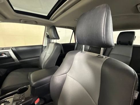 Used 2020 Toyota 4Runner SR5 Premium w/ Moonroof Package RWD image 6