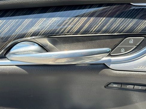 Used 2024 Cadillac XT6 Premium Luxury FWD image 18