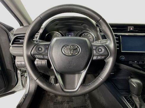 Used 2019 Toyota Camry SE w/ Convenience Package image 11