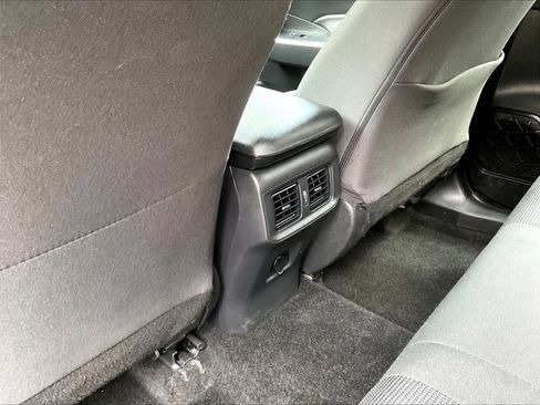 Used 2024 Toyota RAV4 LE AWD/4WD image 23