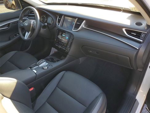 Used 2025 INFINITI QX50 Luxe image 4