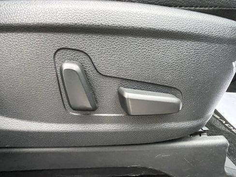 Used 2022 Hyundai Palisade SEL w/ 8P Bench Seat Package image 12